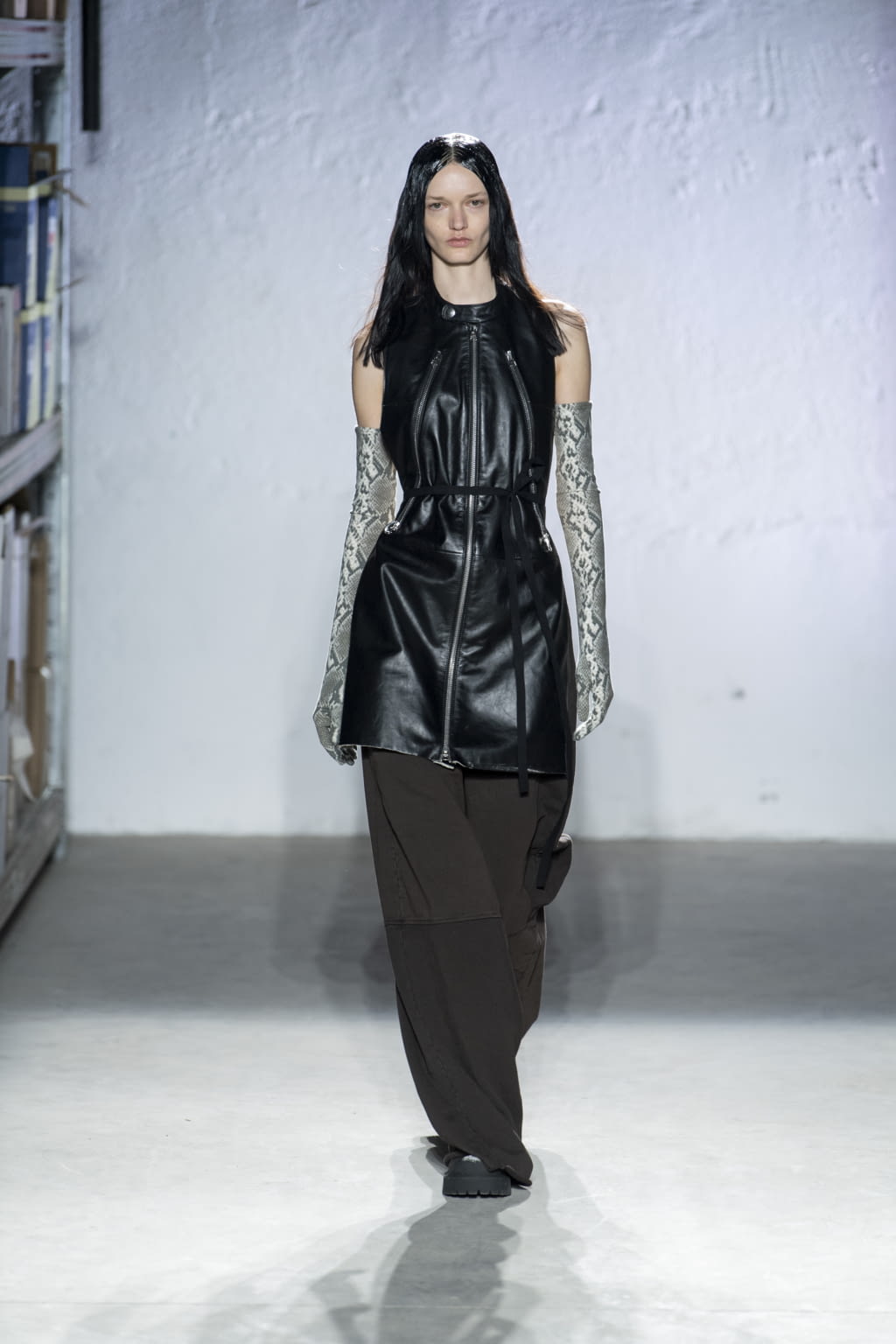 Fashion Week Milan Fall/Winter 2022 look 8 from the MM6 collection womenswear