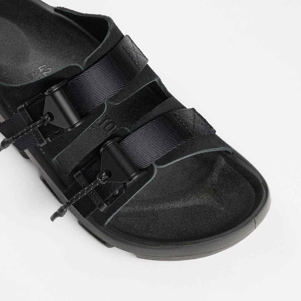 Fashion Week Paris Spring/Summer 2025 look 14 from the Birkenstock 1774 collection womenswear accessories