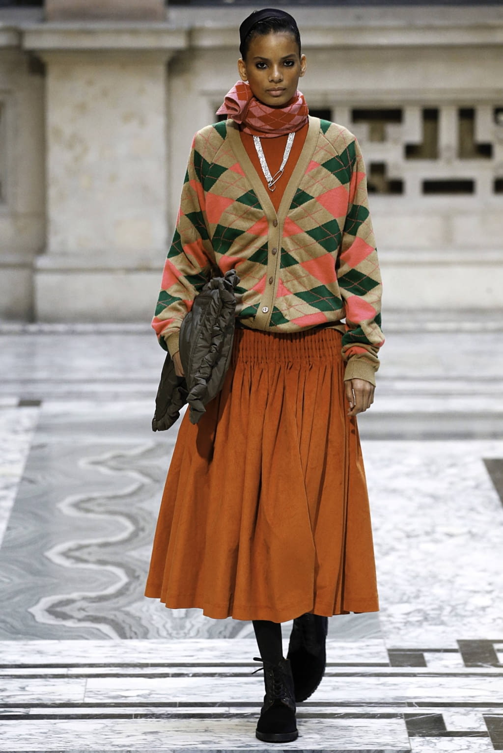 Fashion Week London Fall/Winter 2019 look 16 from the Molly Goddard collection 女装