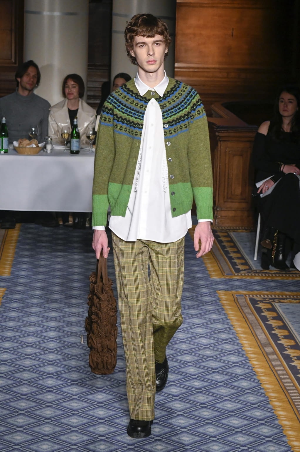 Fashion Week London Fall/Winter 2020 look 12 from the Molly Goddard collection 女装
