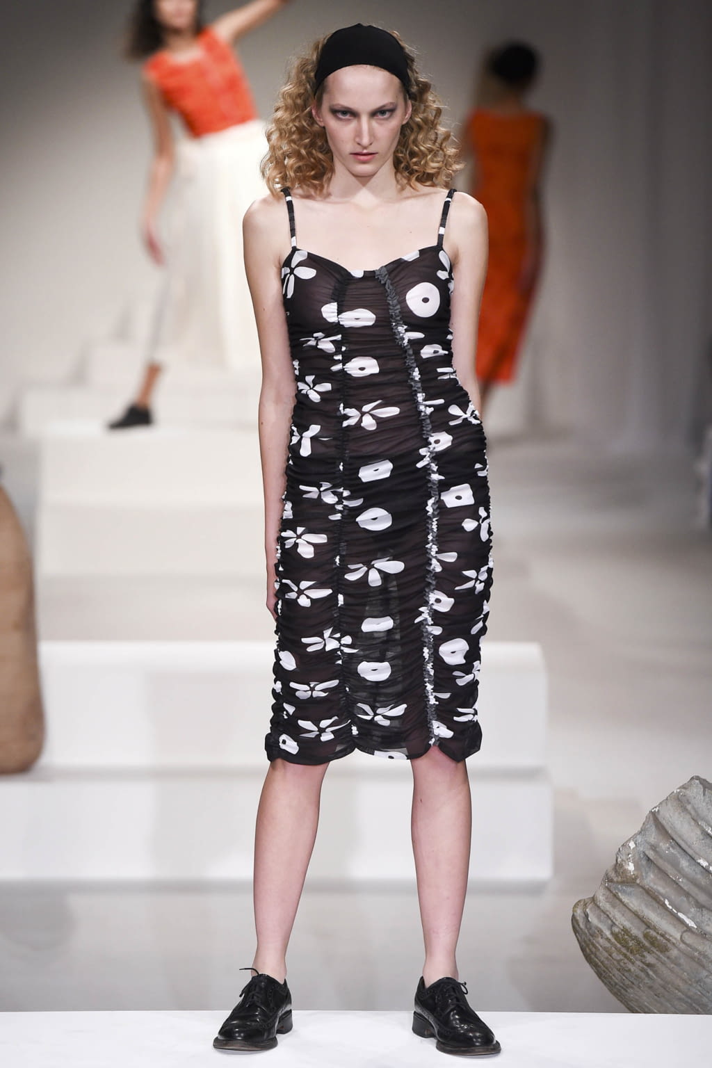 Molly Goddard S/S 18 womenswear #17 - Tagwalk: The Fashion Search Engine