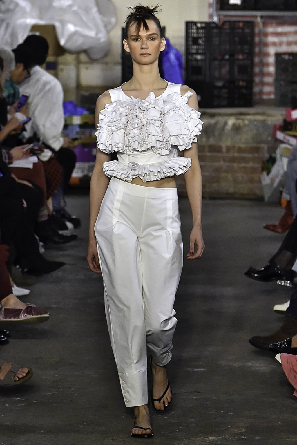 Fashion Week London Spring/Summer 2019 look 26 from the Molly Goddard collection womenswear