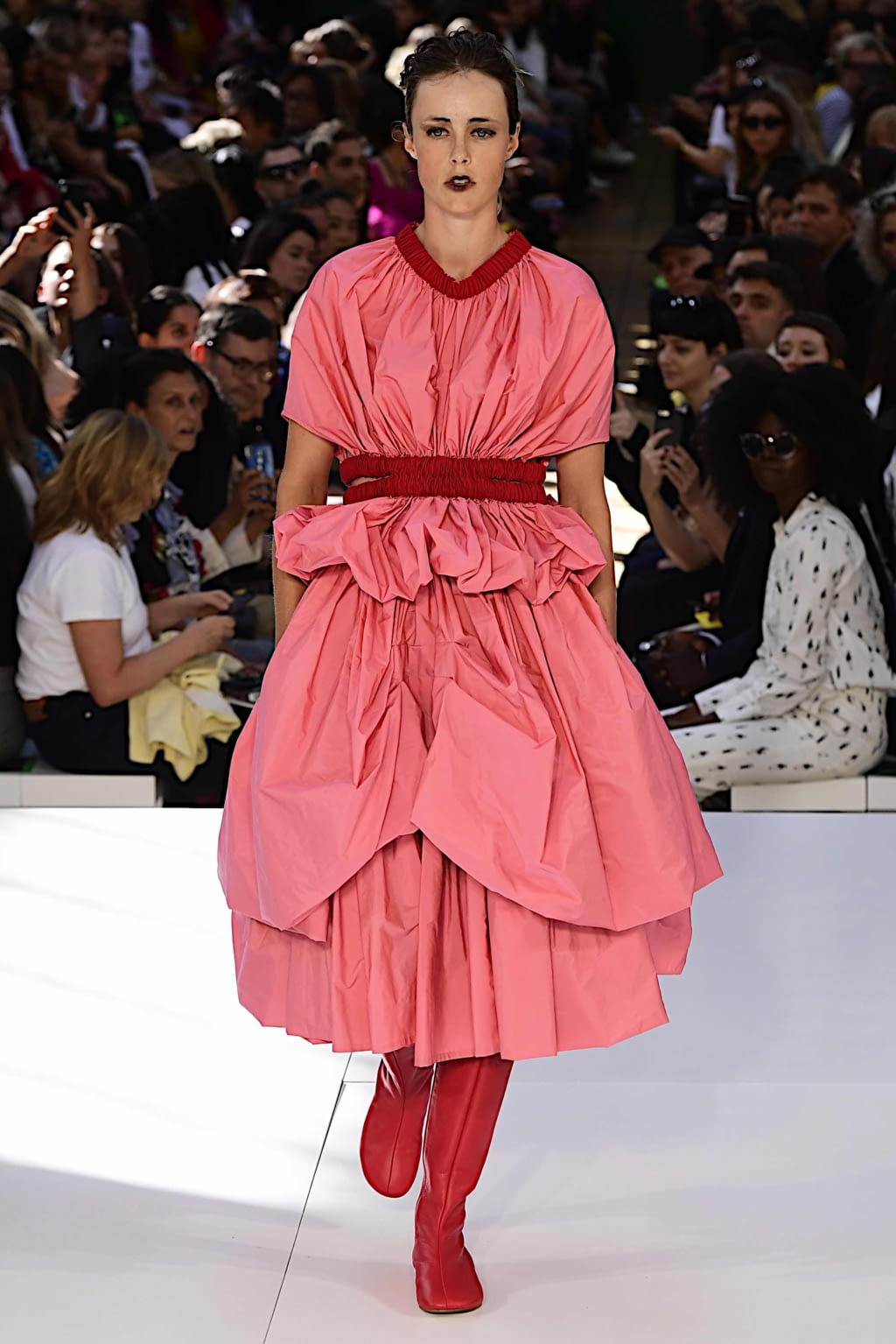 Fashion Week London Spring/Summer 2020 look 31 from the Molly Goddard collection 女装