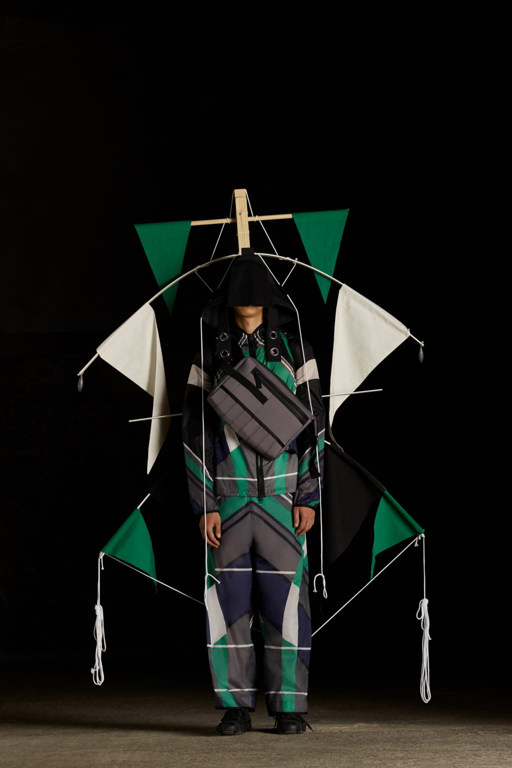 Fashion Week Milan Spring/Summer 2019 look 31 from the 5 Moncler Craig Green collection 男装