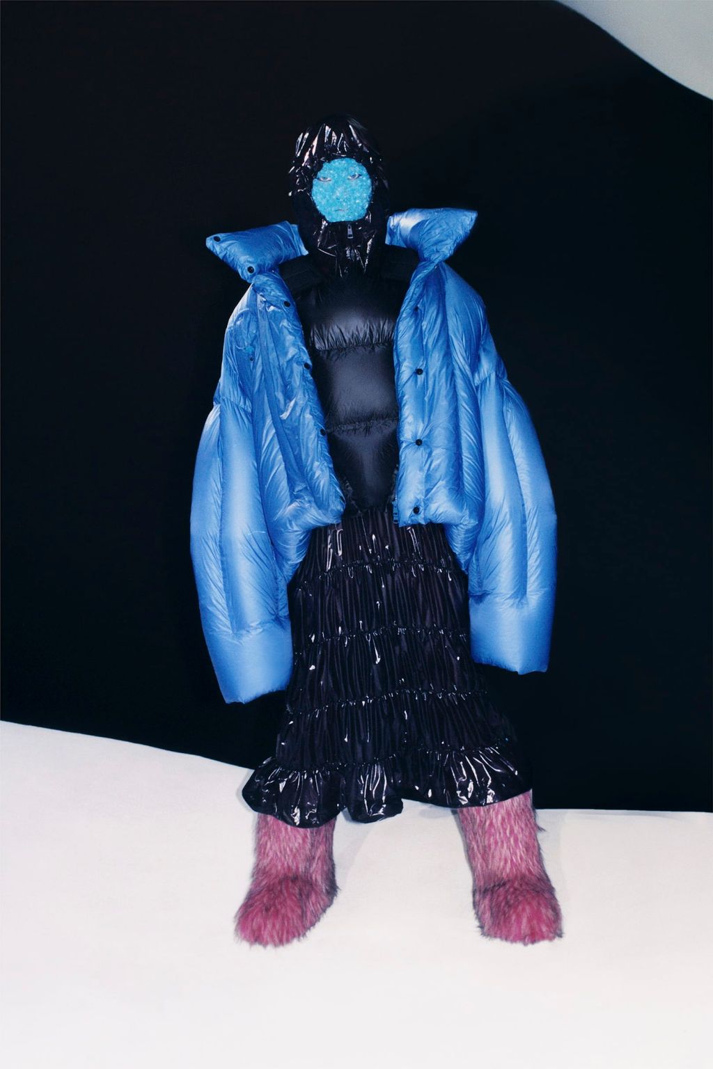 Fashion Week Milan Spring/Summer 2022 look 7 from the Moncler + Dingyun Zhang collection 女装