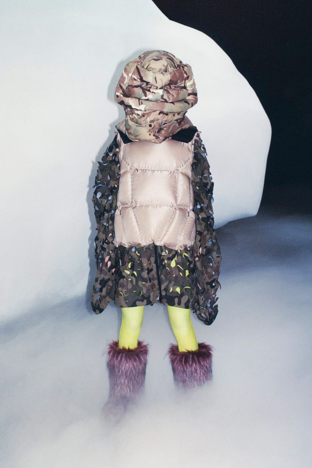 Fashion Week Milan Spring/Summer 2022 look 8 from the Moncler + Dingyun Zhang collection 女装