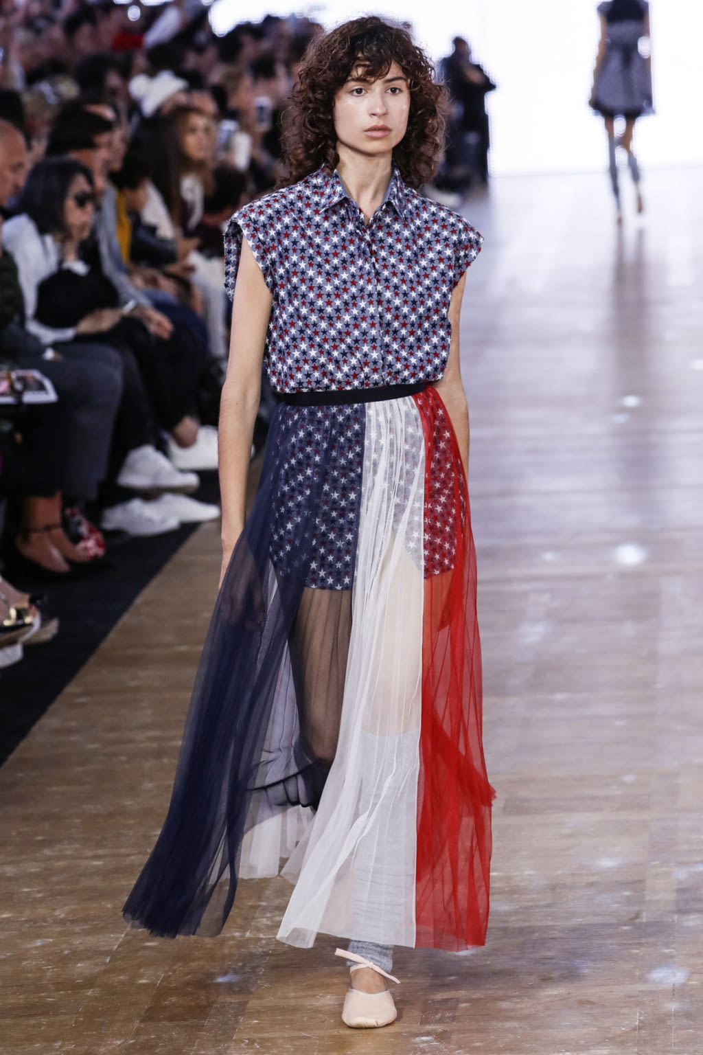 Fashion Week Paris Spring/Summer 2018 look 36 de la collection Moncler Gamme Rouge womenswear