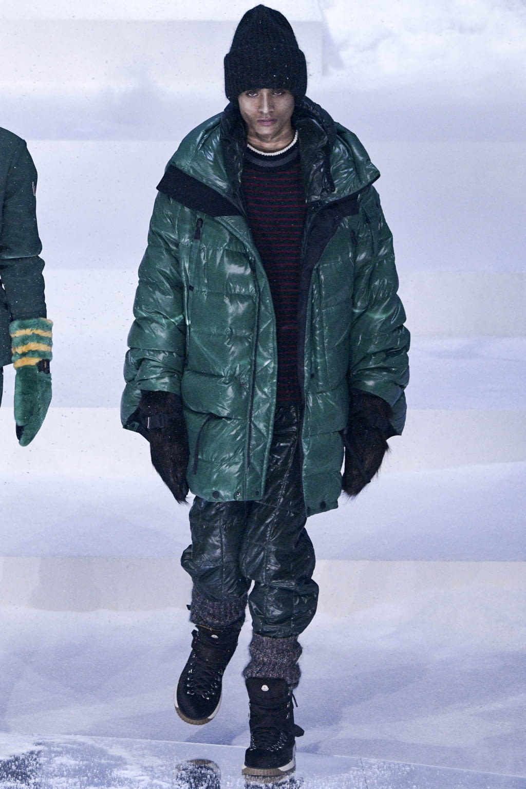 Fashion Week New York Fall/Winter 2017 look 37 from the 3 Moncler Grenoble collection 女装