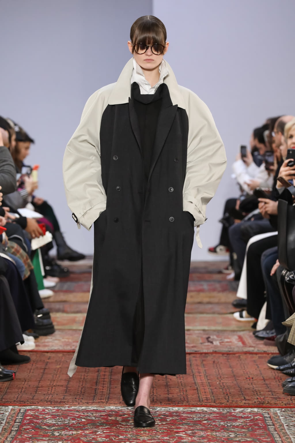 Fashion Week Paris Fall/Winter 2020 look 2 from the MOOHONG collection womenswear