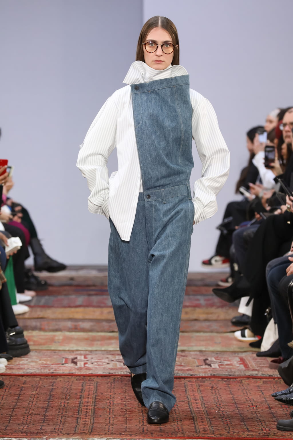 Fashion Week Paris Fall/Winter 2020 look 9 from the MOOHONG collection womenswear