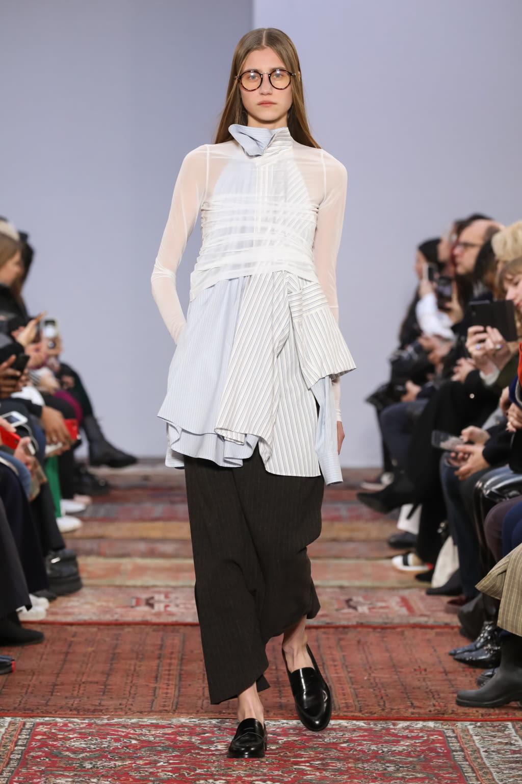Fashion Week Paris Fall/Winter 2020 look 11 from the MOOHONG collection womenswear