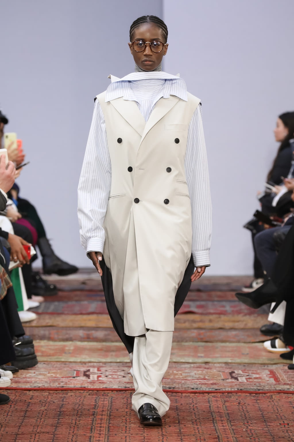 Fashion Week Paris Fall/Winter 2020 look 12 from the MOOHONG collection womenswear