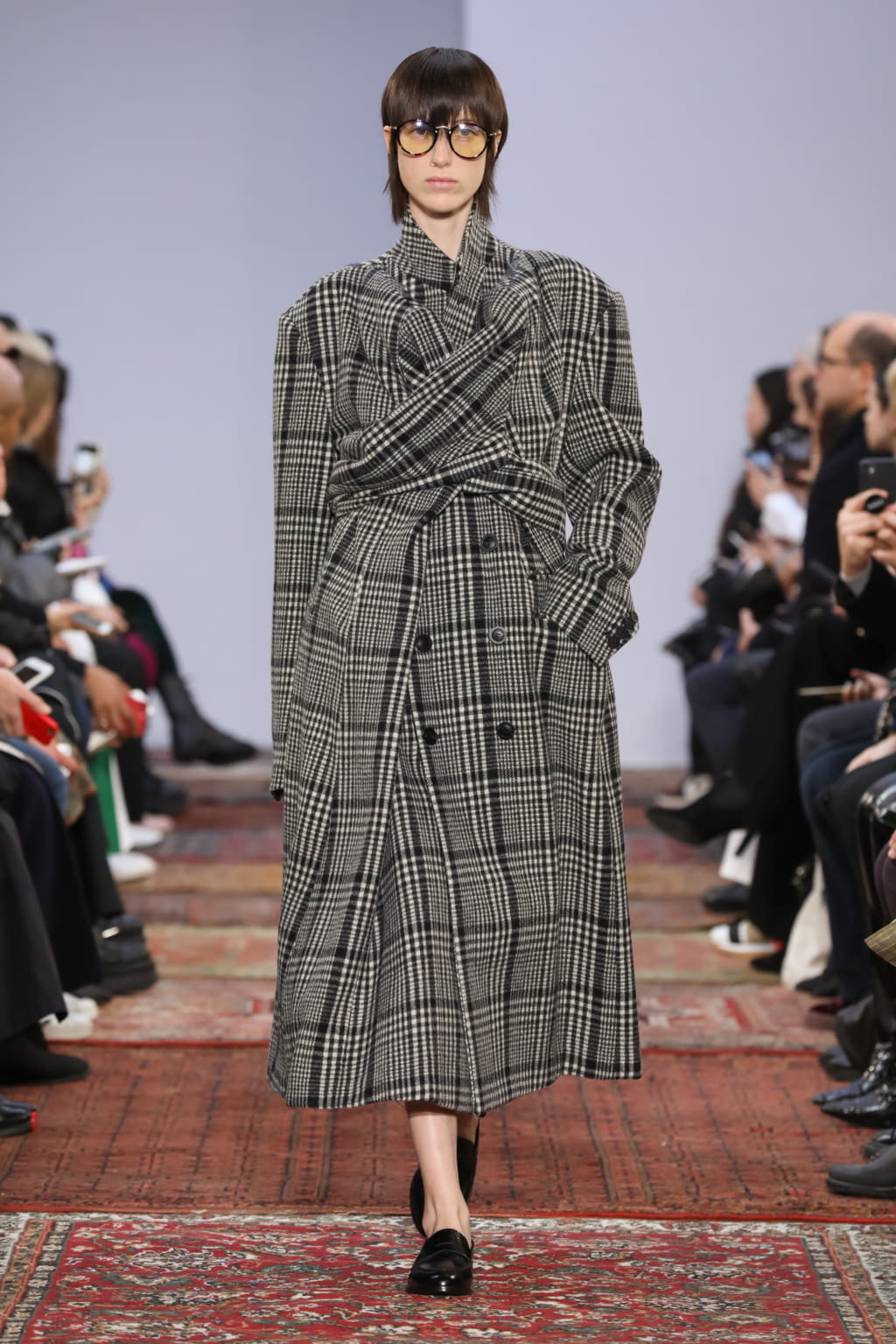 Fashion Week Paris Fall/Winter 2020 look 16 from the MOOHONG collection womenswear