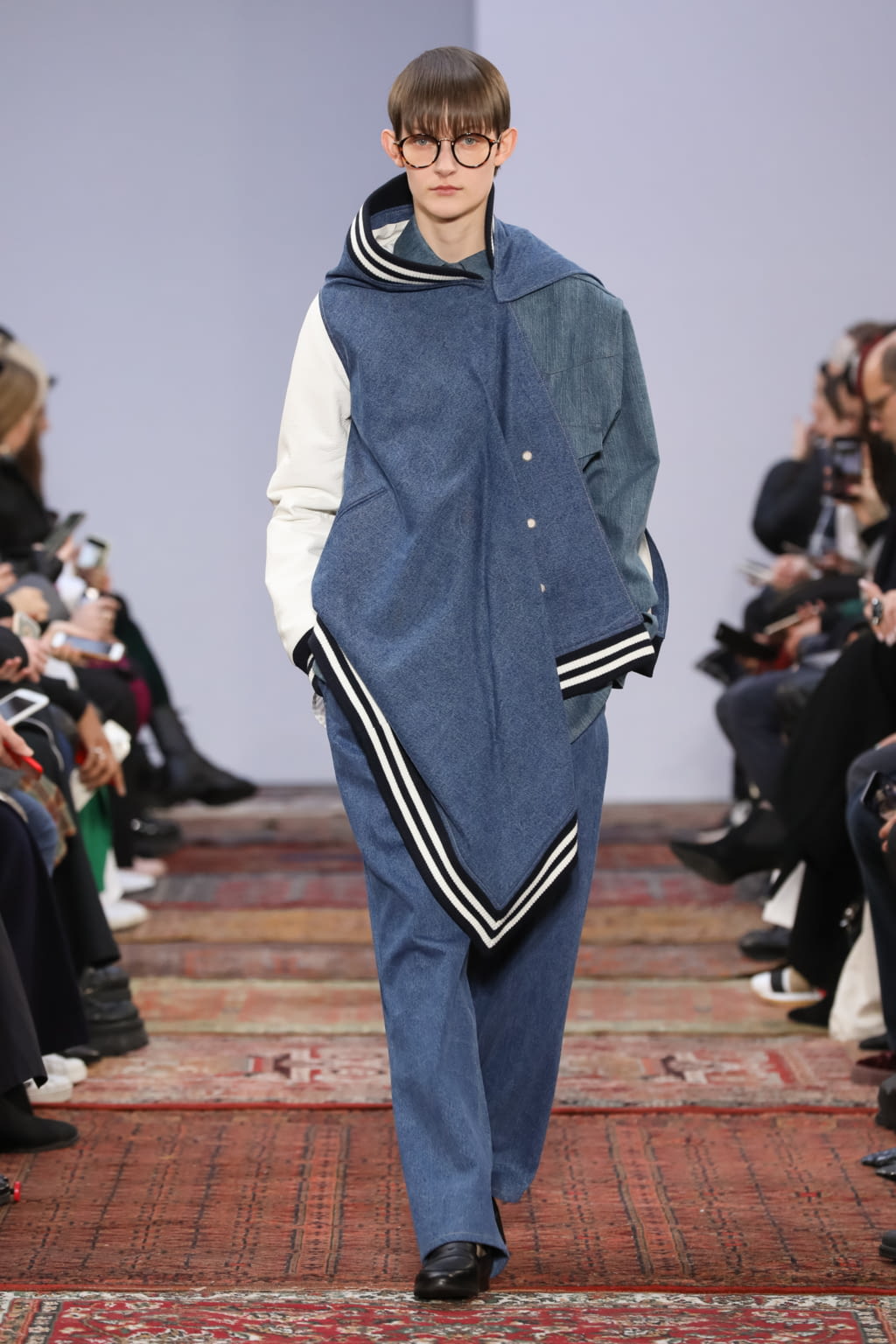 Fashion Week Paris Fall/Winter 2020 look 24 from the MOOHONG collection 女装