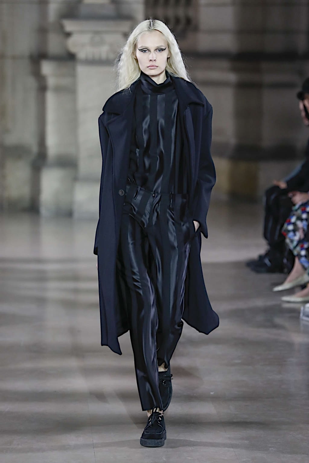 Fashion Week Paris Fall/Winter 2019 look 19 from the MOONYOUNGHEE collection womenswear