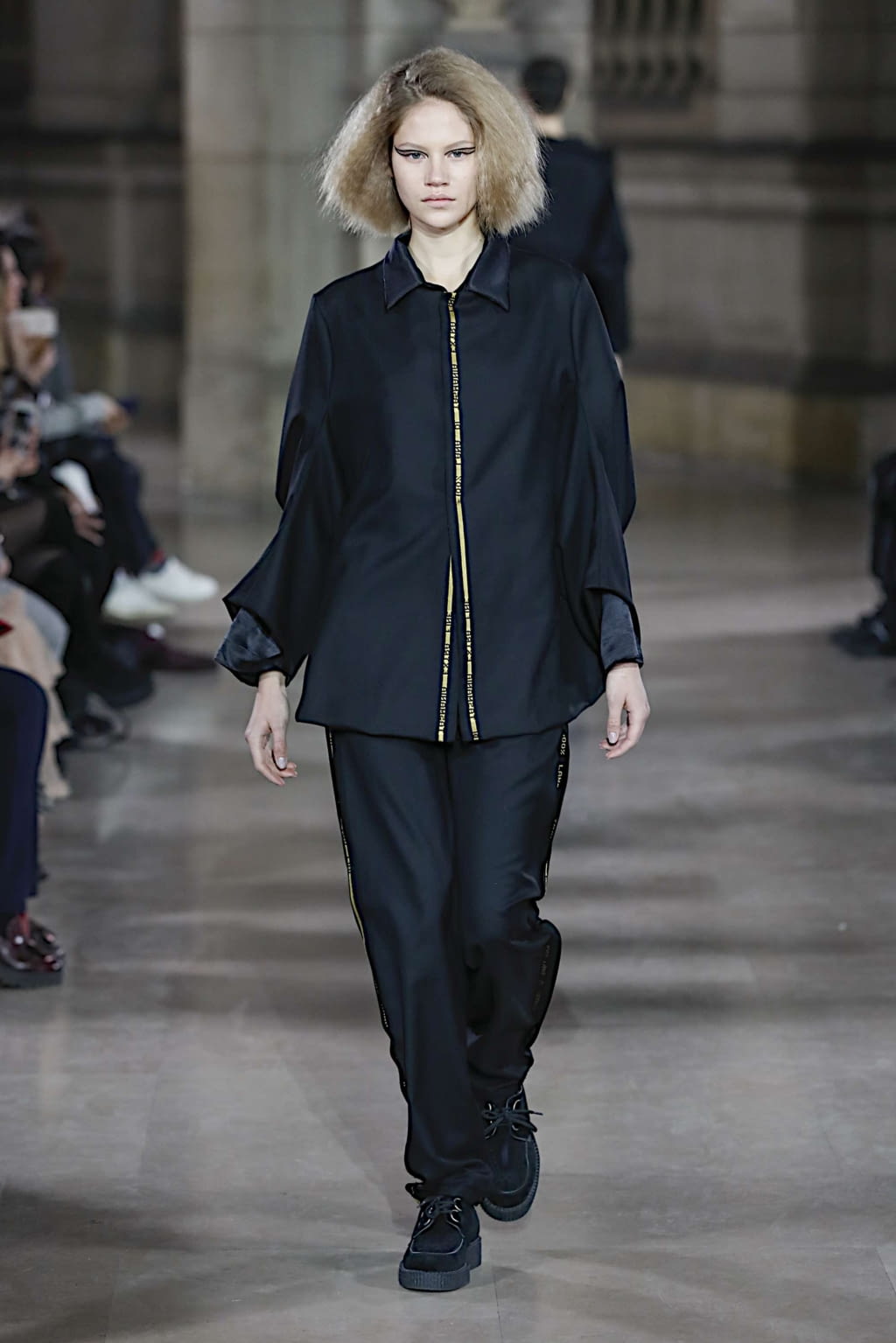 Fashion Week Paris Fall/Winter 2019 look 23 from the MOONYOUNGHEE collection 女装