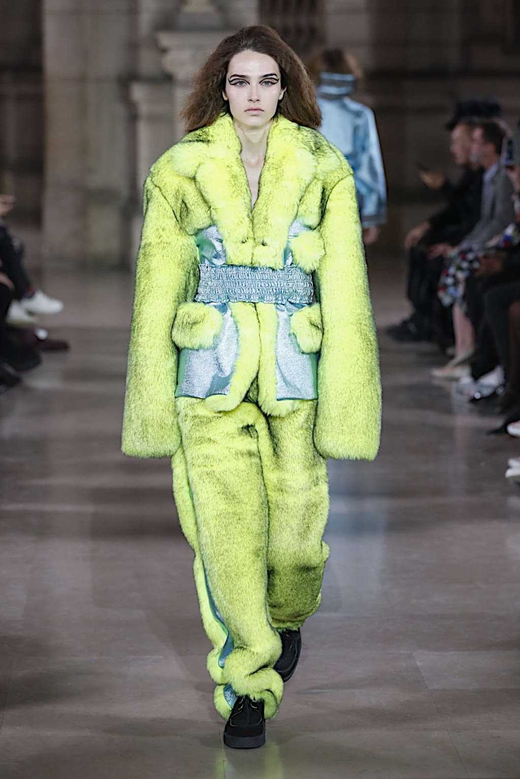 Fashion Week Paris Fall/Winter 2019 look 37 from the MOONYOUNGHEE collection 女装