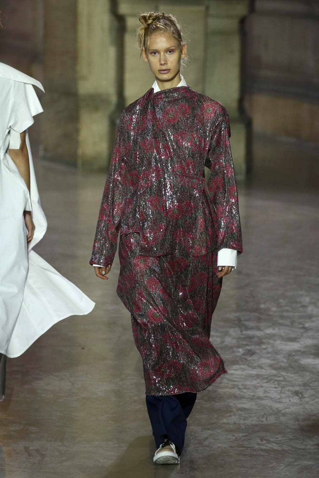 Fashion Week Paris Spring/Summer 2019 look 23 from the MOONYOUNGHEE collection 女装