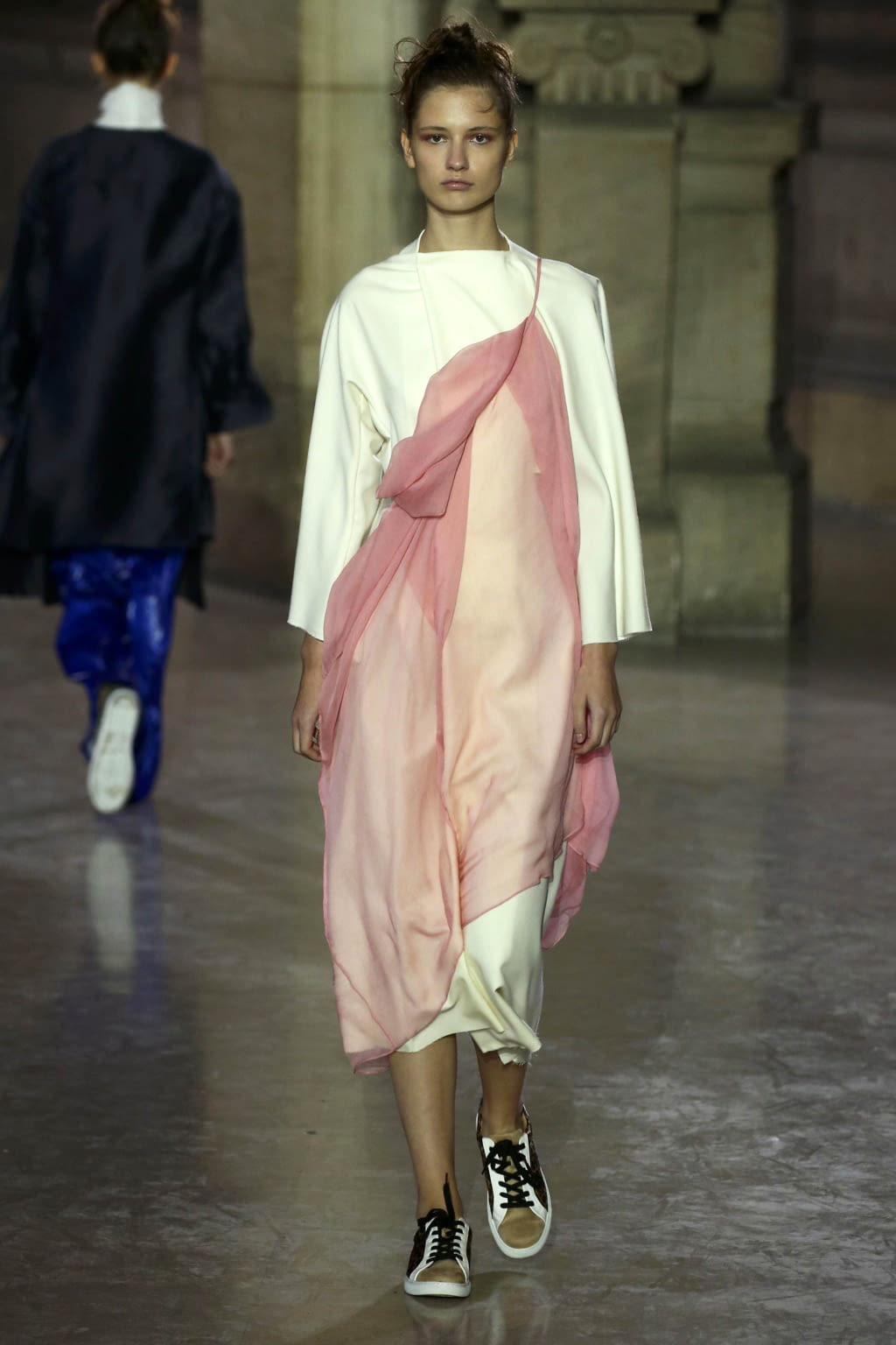 Fashion Week Paris Spring/Summer 2019 look 30 from the MOONYOUNGHEE collection womenswear