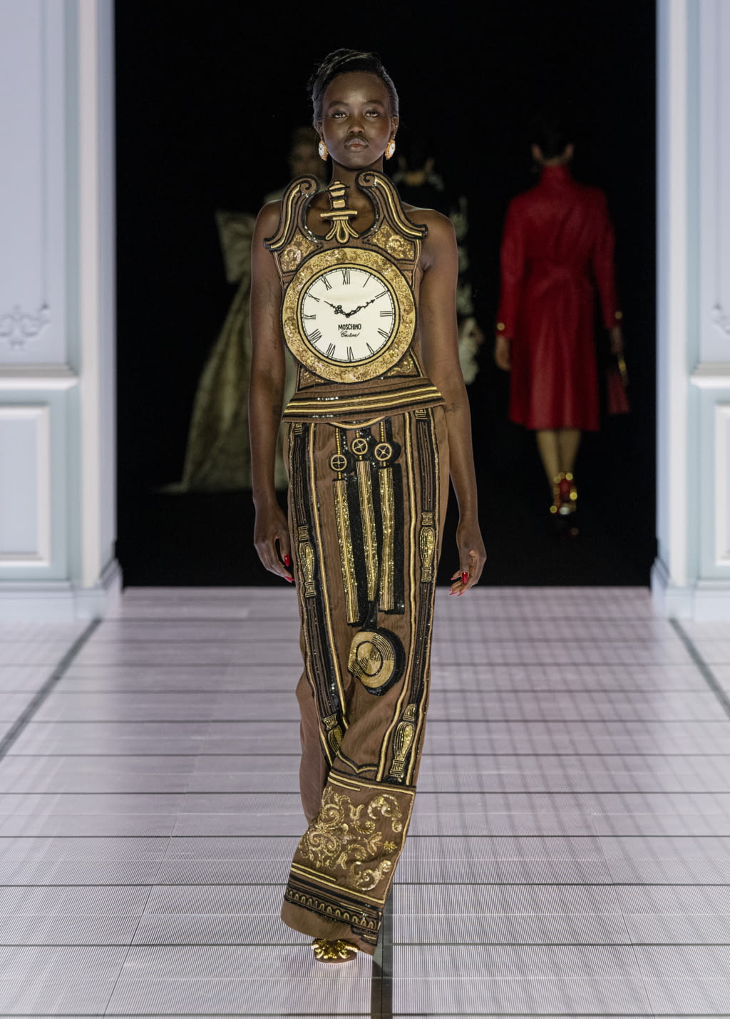 Fashion Week Milan Fall/Winter 2022 look 13 de la collection Moschino womenswear