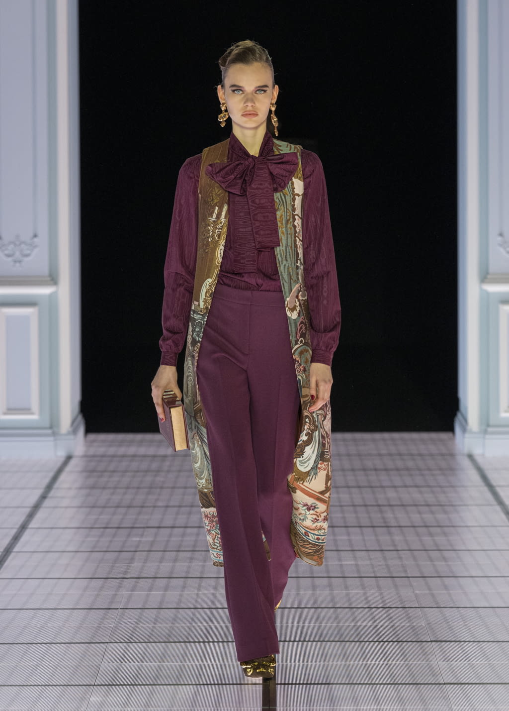 Fashion Week Milan Fall/Winter 2022 look 27 from the Moschino collection 女装