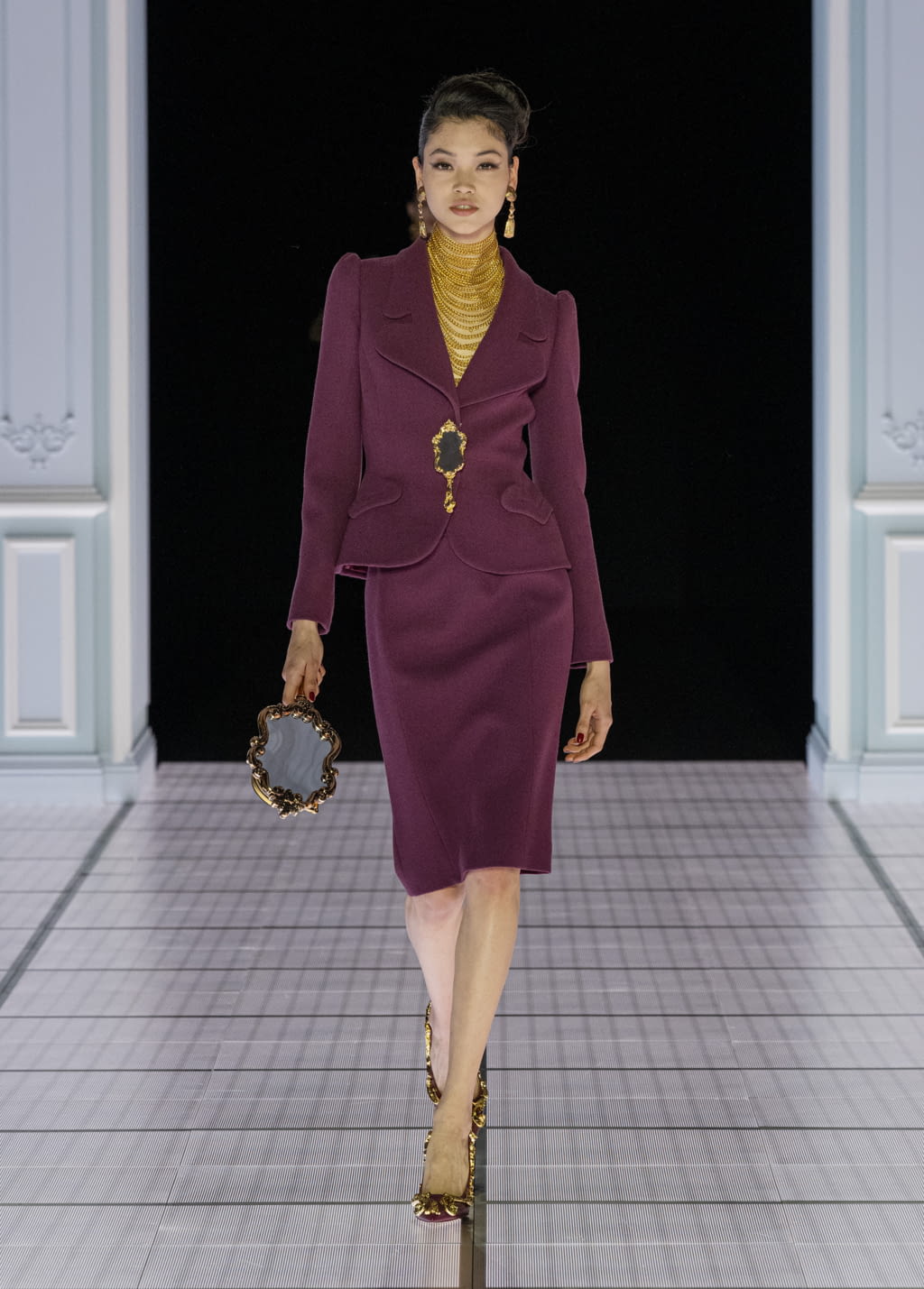 Fashion Week Milan Fall/Winter 2022 look 38 from the Moschino collection 女装