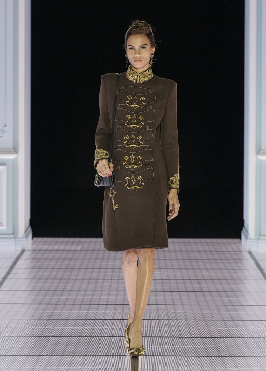 Fashion Week Milan Fall/Winter 2022 look 4 from the Moschino collection 女装