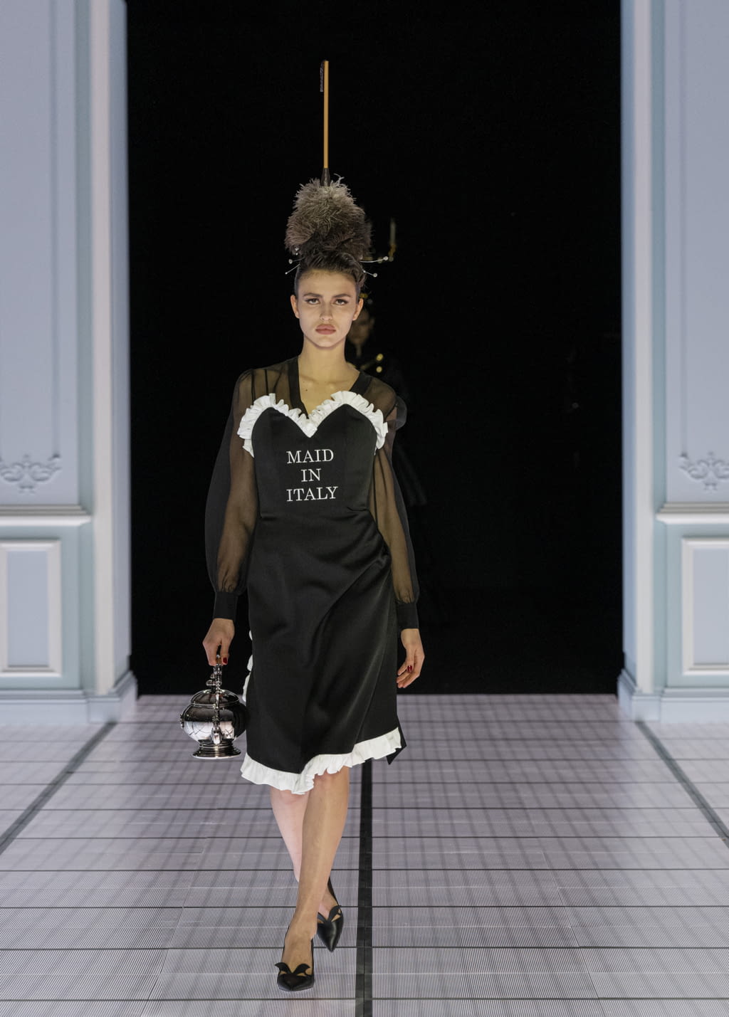 Fashion Week Milan Fall/Winter 2022 look 46 de la collection Moschino womenswear