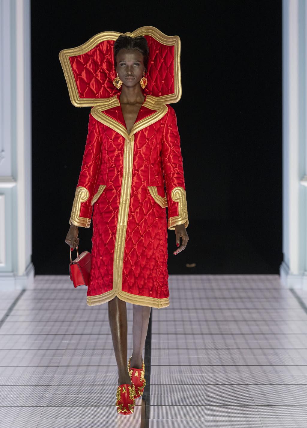Fashion Week Milan Fall/Winter 2022 look 53 de la collection Moschino womenswear