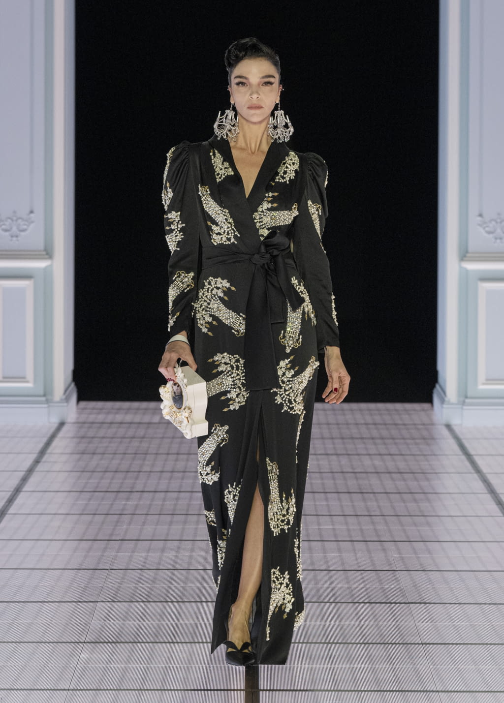 Fashion Week Milan Fall/Winter 2022 look 9 de la collection Moschino womenswear