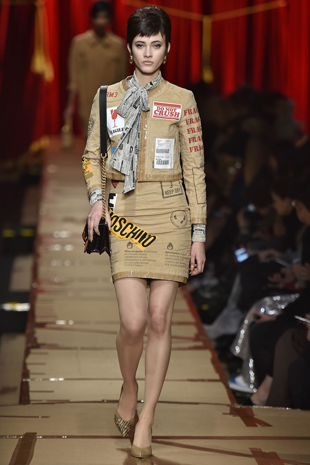 Fashion Week Milan Fall/Winter 2017 look 12 from the Moschino collection womenswear