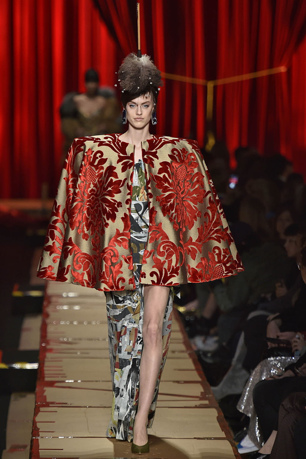 Fashion Week Milan Fall/Winter 2017 look 58 de la collection Moschino womenswear