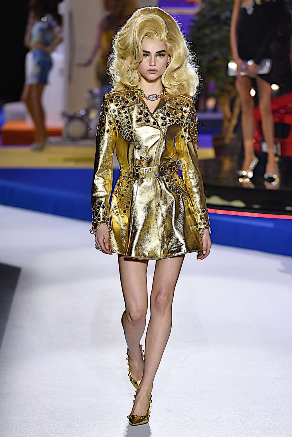 Fashion Week Milan Fall/Winter 2019 look 5 from the Moschino collection womenswear