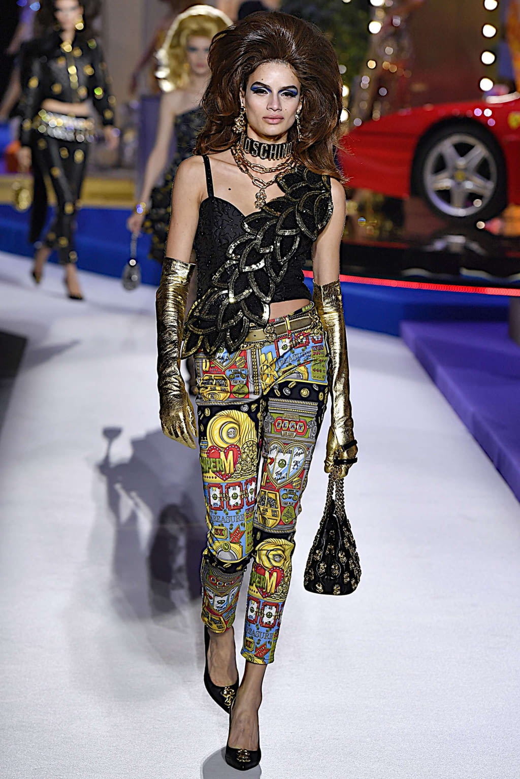 Fashion Week Milan Fall/Winter 2019 look 7 from the Moschino collection 女装