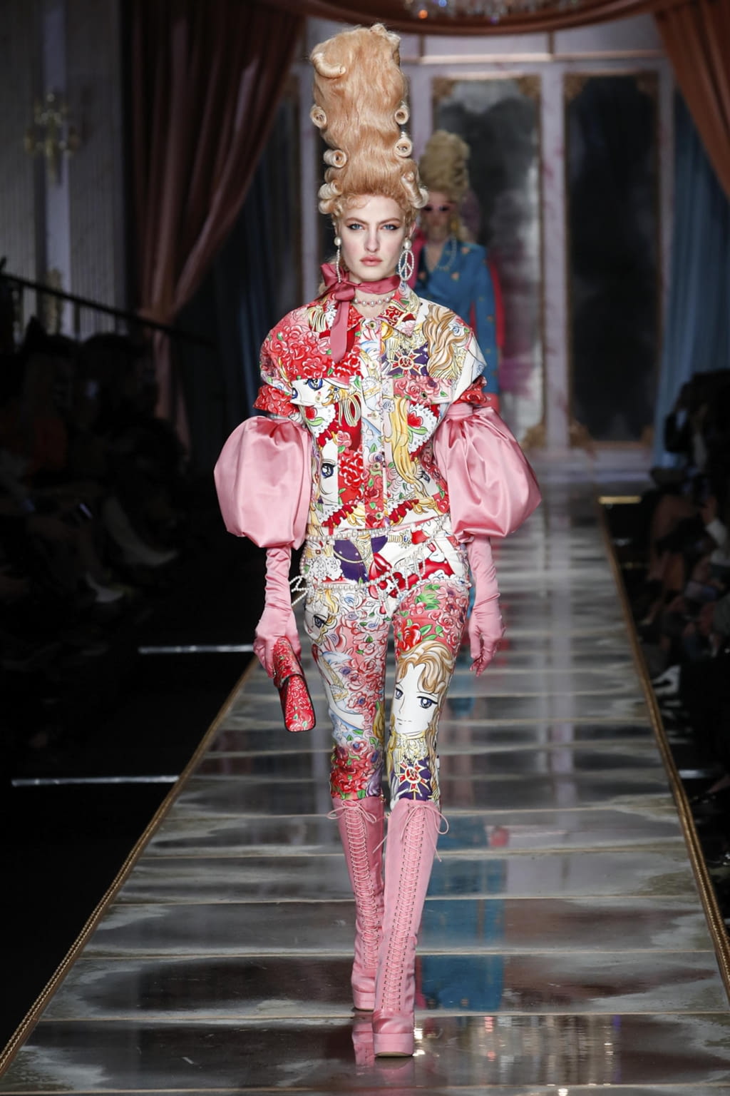 Fashion Week Milan Fall/Winter 2020 look 37 from the Moschino collection 女装
