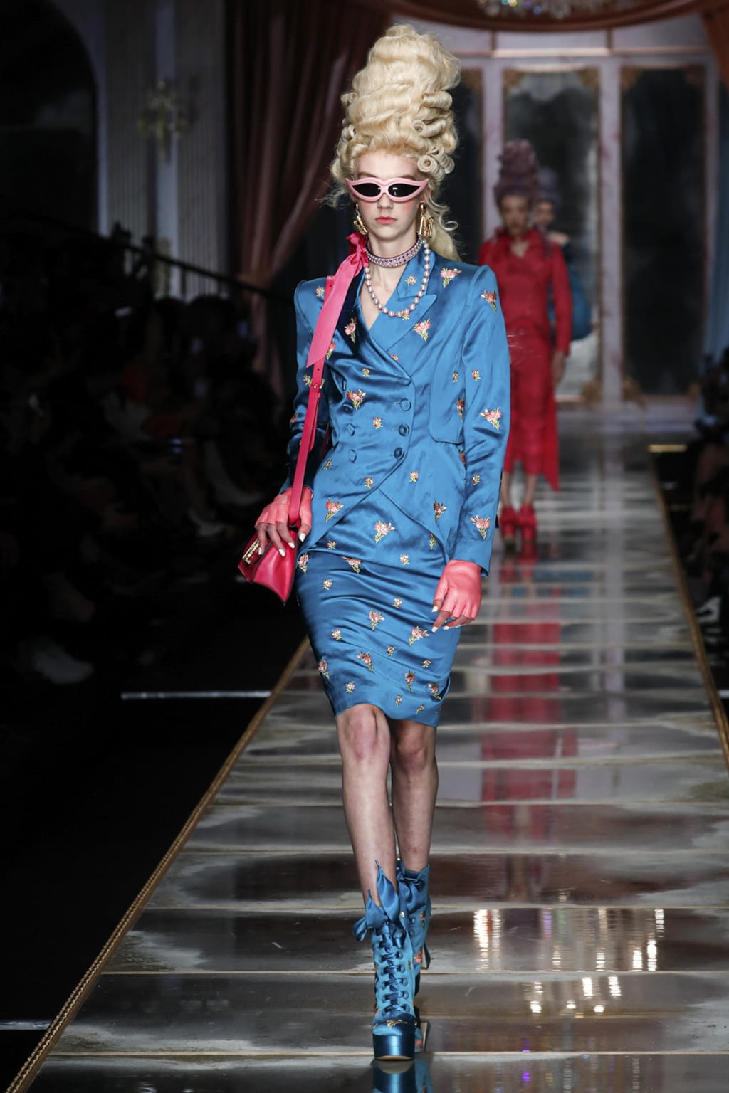 Fashion Week Milan Fall/Winter 2020 look 38 from the Moschino collection 女装