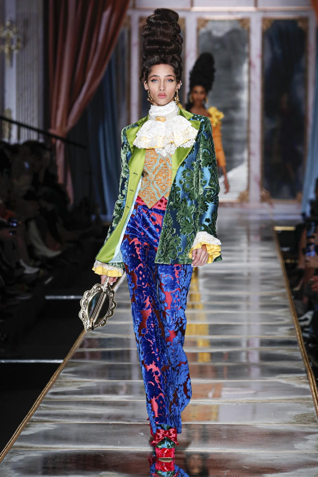Fashion Week Milan Fall/Winter 2020 look 43 from the Moschino collection womenswear