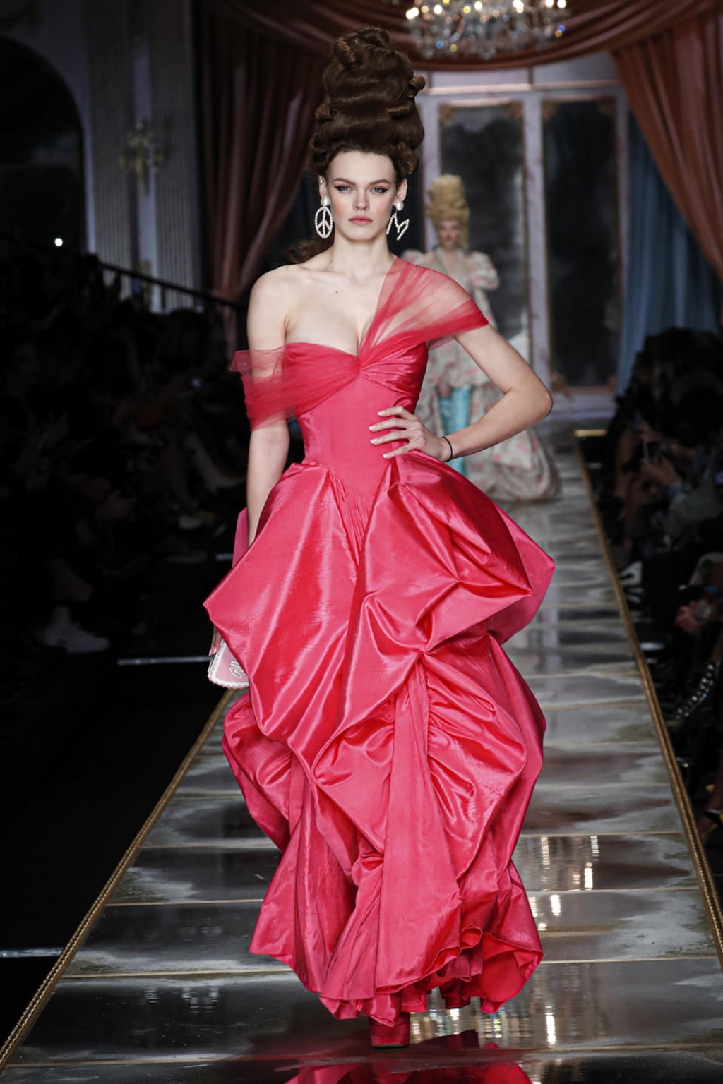 Fashion Week Milan Fall/Winter 2020 look 54 de la collection Moschino womenswear
