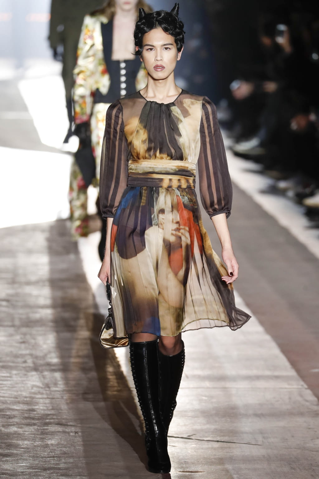 Fashion Week Milan Fall/Winter 2018 look 51 de la collection Moschino menswear