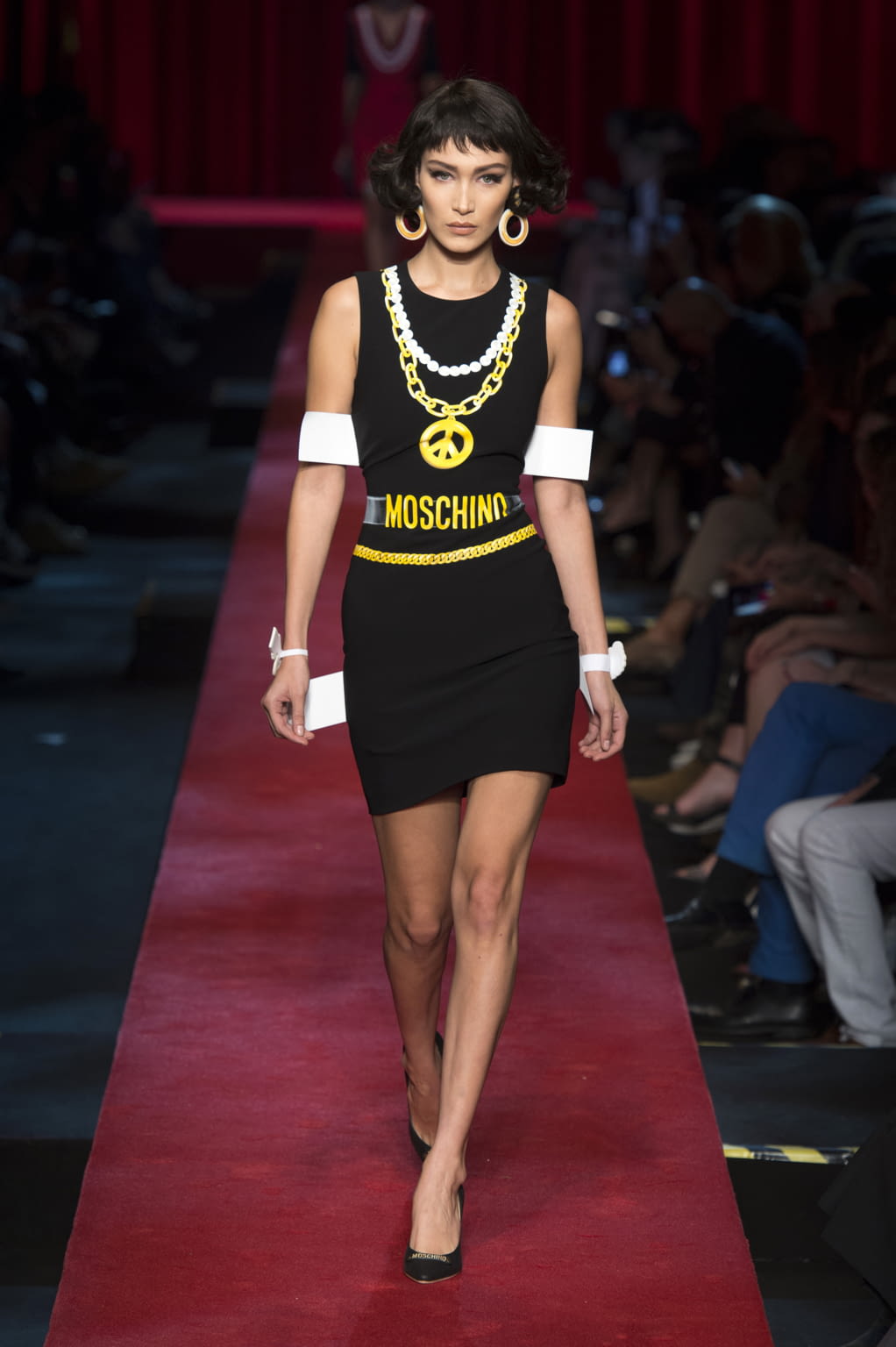 Fashion Week Milan Spring/Summer 2017 look 4 from the Moschino collection 女装