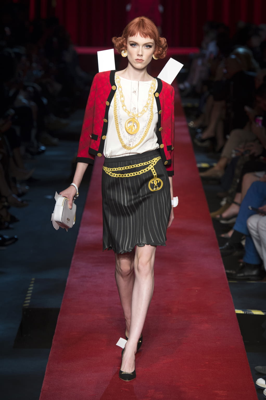 Fashion Week Milan Spring/Summer 2017 look 7 from the Moschino collection 女装