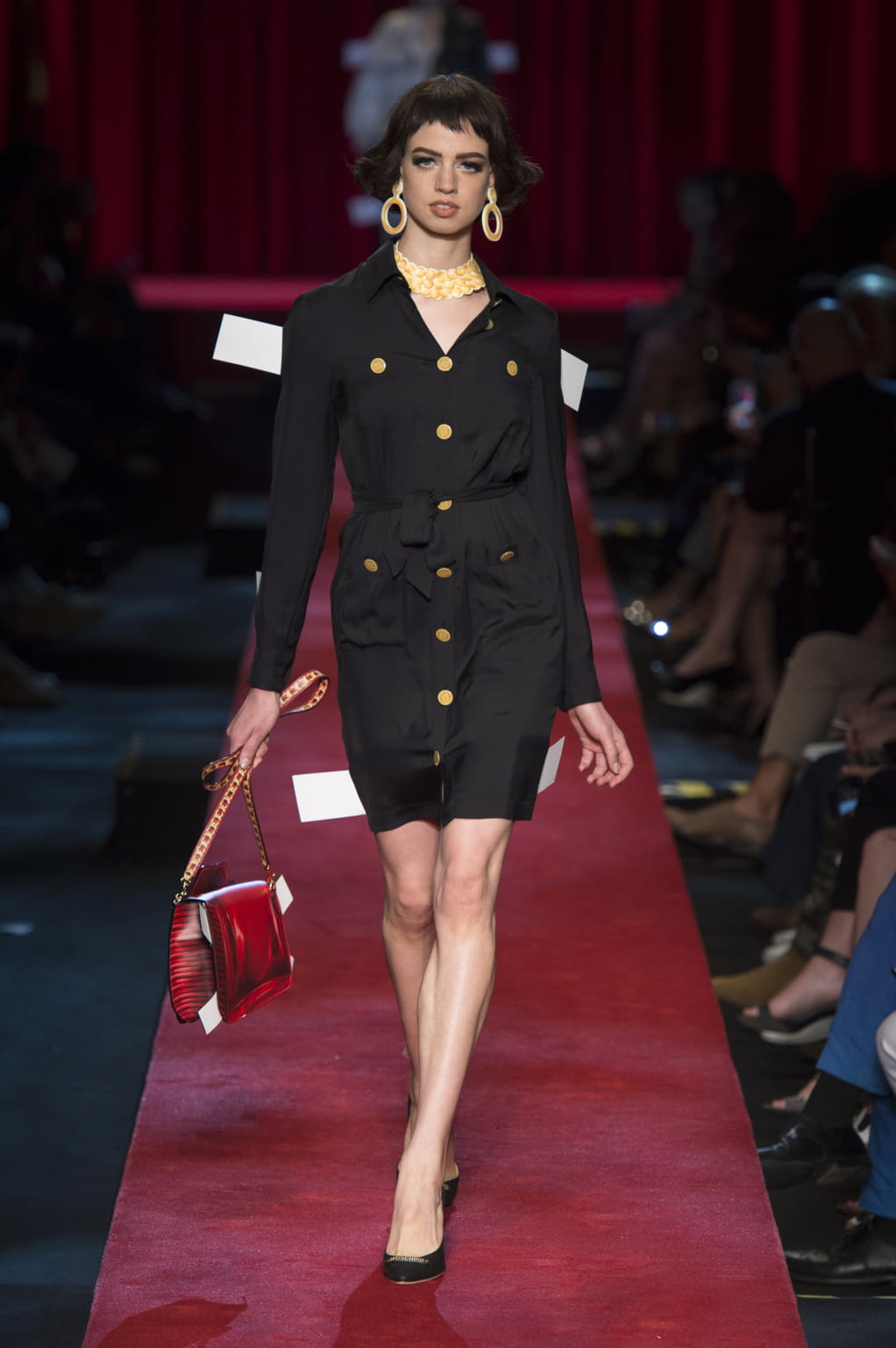 Fashion Week Milan Spring/Summer 2017 look 11 from the Moschino collection womenswear