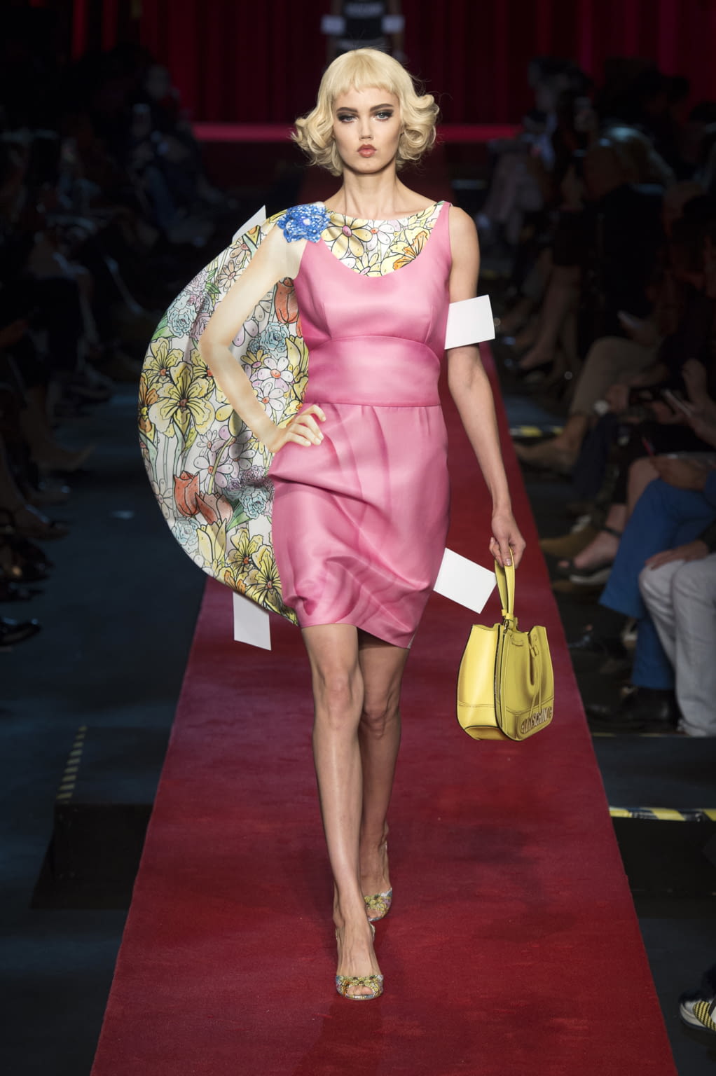 Fashion Week Milan Spring/Summer 2017 look 17 from the Moschino collection womenswear