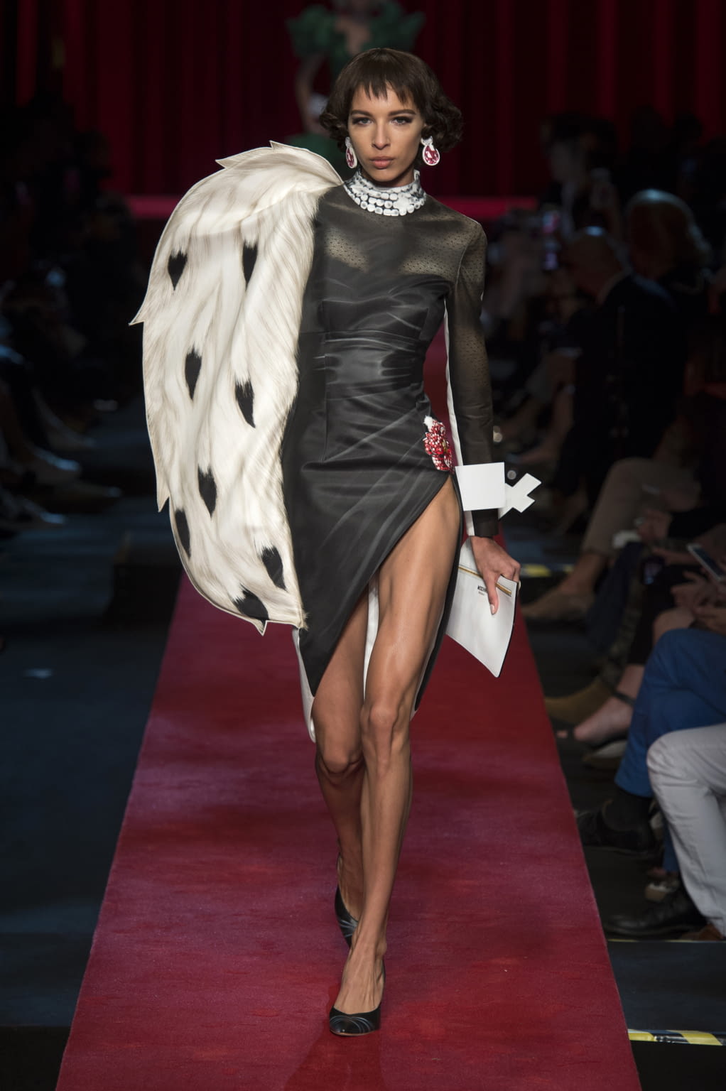Fashion Week Milan Spring/Summer 2017 look 51 de la collection Moschino womenswear