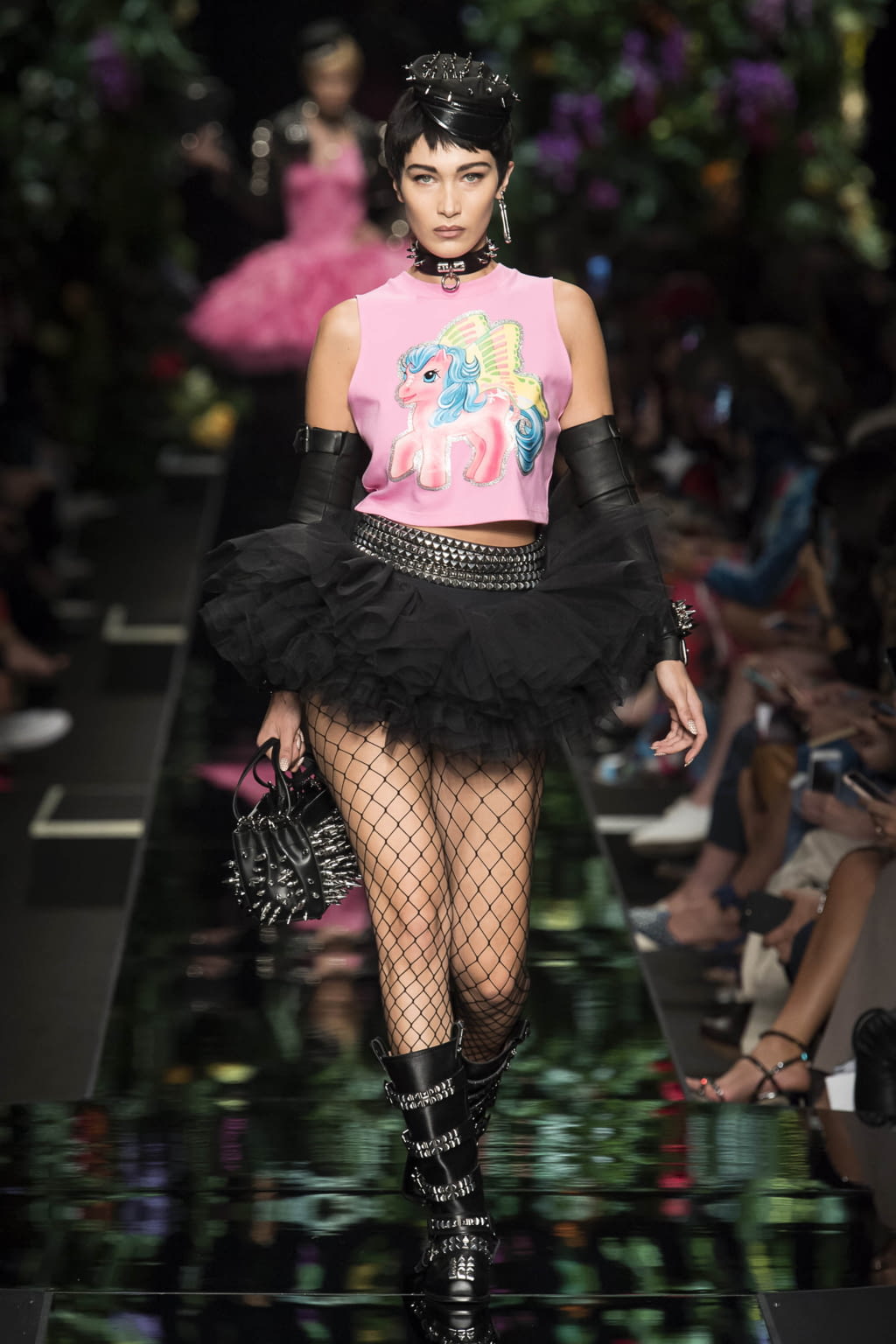 Fashion Week Milan Spring/Summer 2018 look 2 de la collection Moschino womenswear