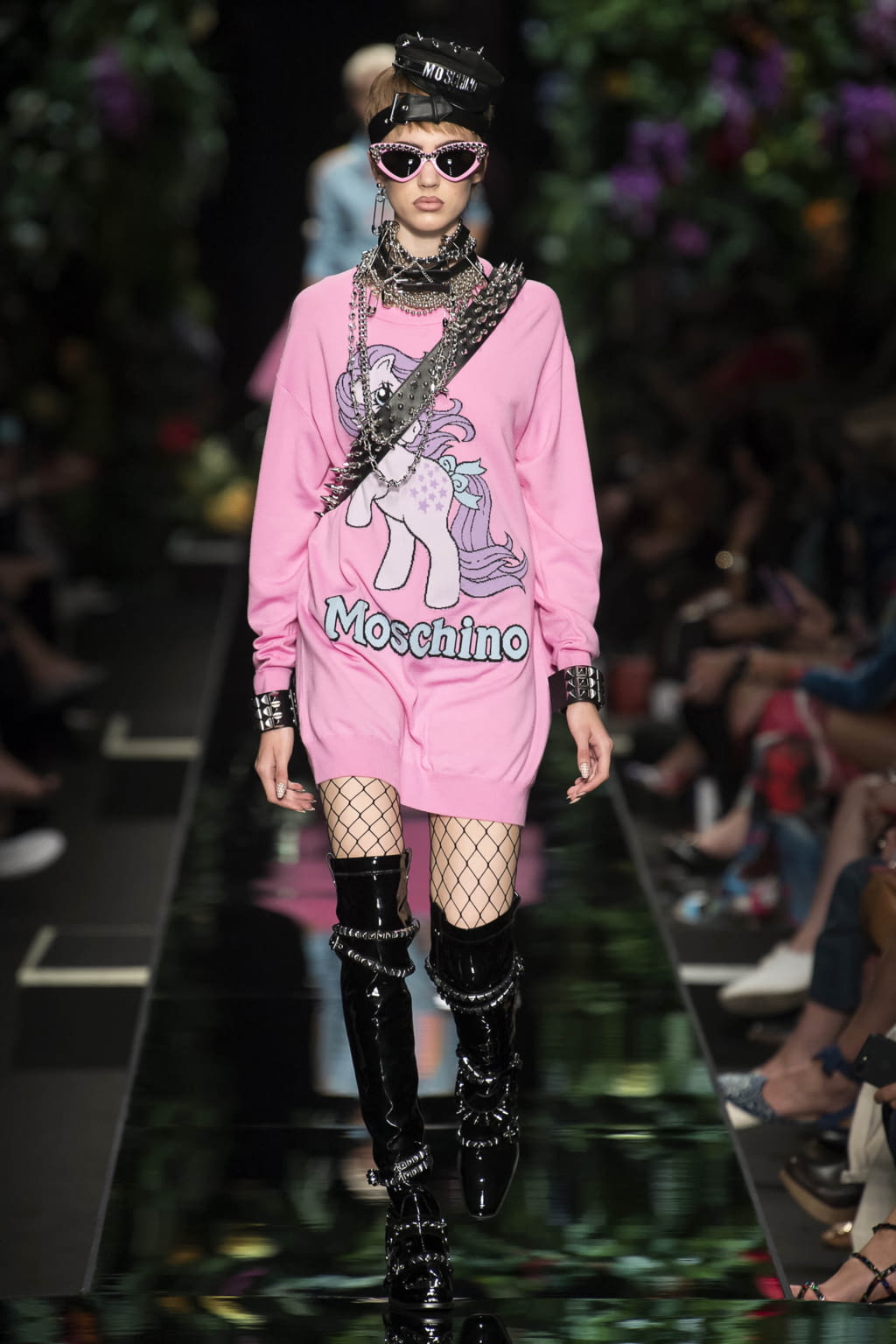 Fashion Week Milan Spring/Summer 2018 look 8 de la collection Moschino womenswear