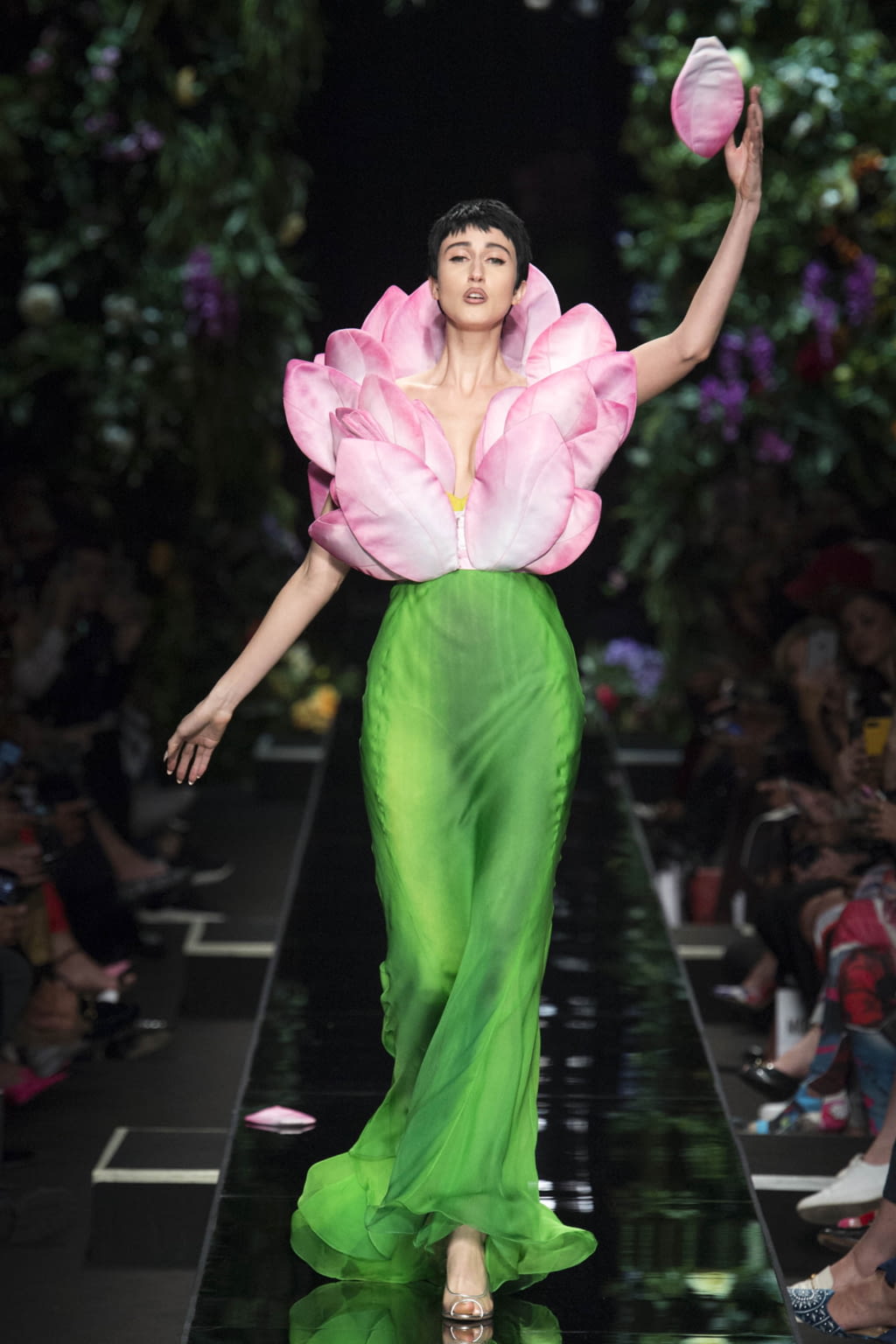 Fashion Week Milan Spring/Summer 2018 look 35 de la collection Moschino womenswear