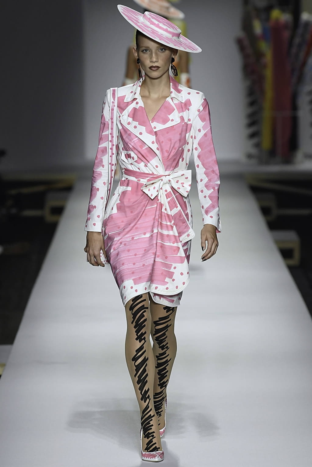 Fashion Week Milan Spring/Summer 2019 look 2 de la collection Moschino womenswear