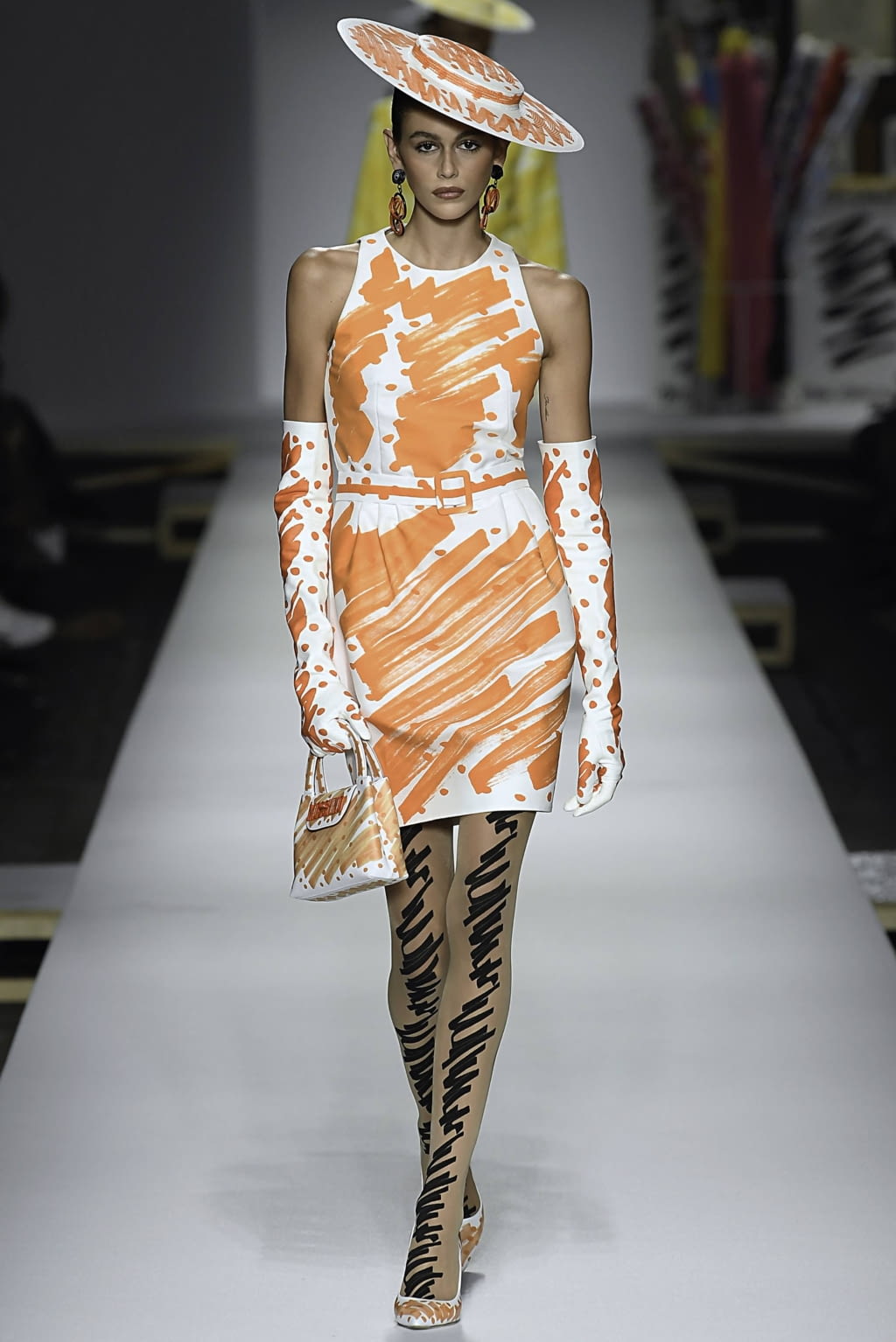 Fashion Week Milan Spring/Summer 2019 look 3 de la collection Moschino womenswear