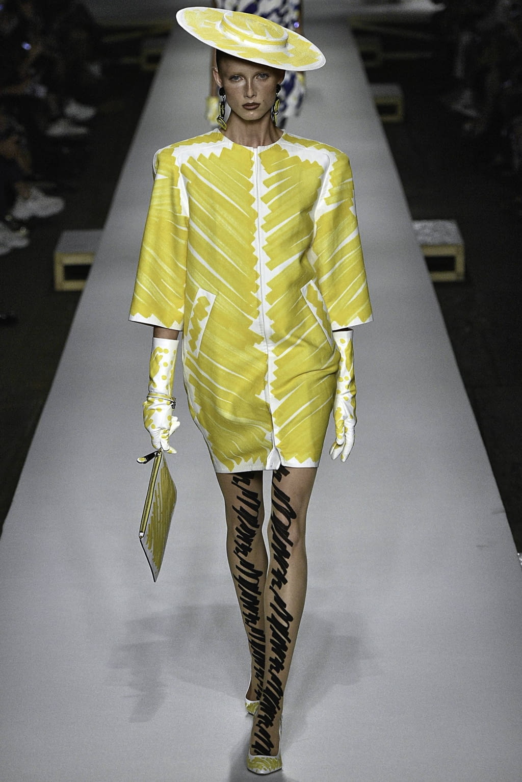 Fashion Week Milan Spring/Summer 2019 look 4 de la collection Moschino womenswear